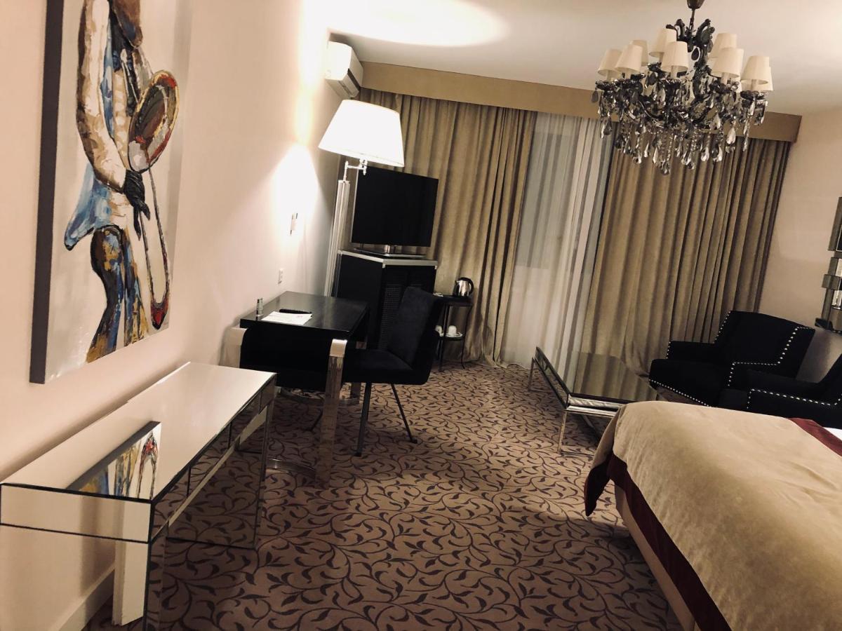 Hotel Adriatica Женева Экстерьер фото