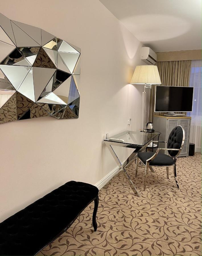 Hotel Adriatica Женева Экстерьер фото